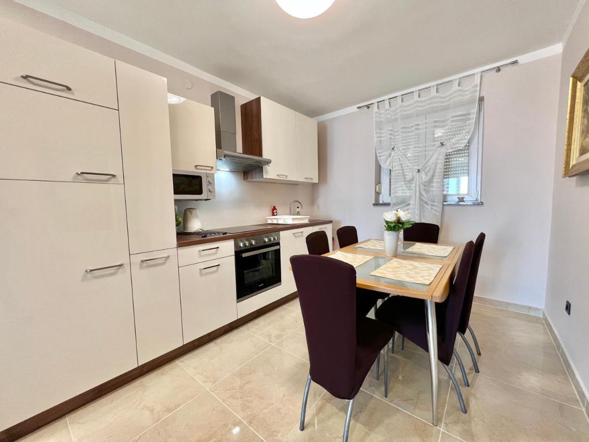 Apartmani Jasminka Dramalj Exterior foto